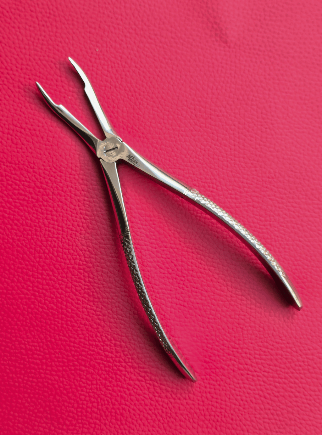Narrow Jaw Extraction Forceps 7.5"