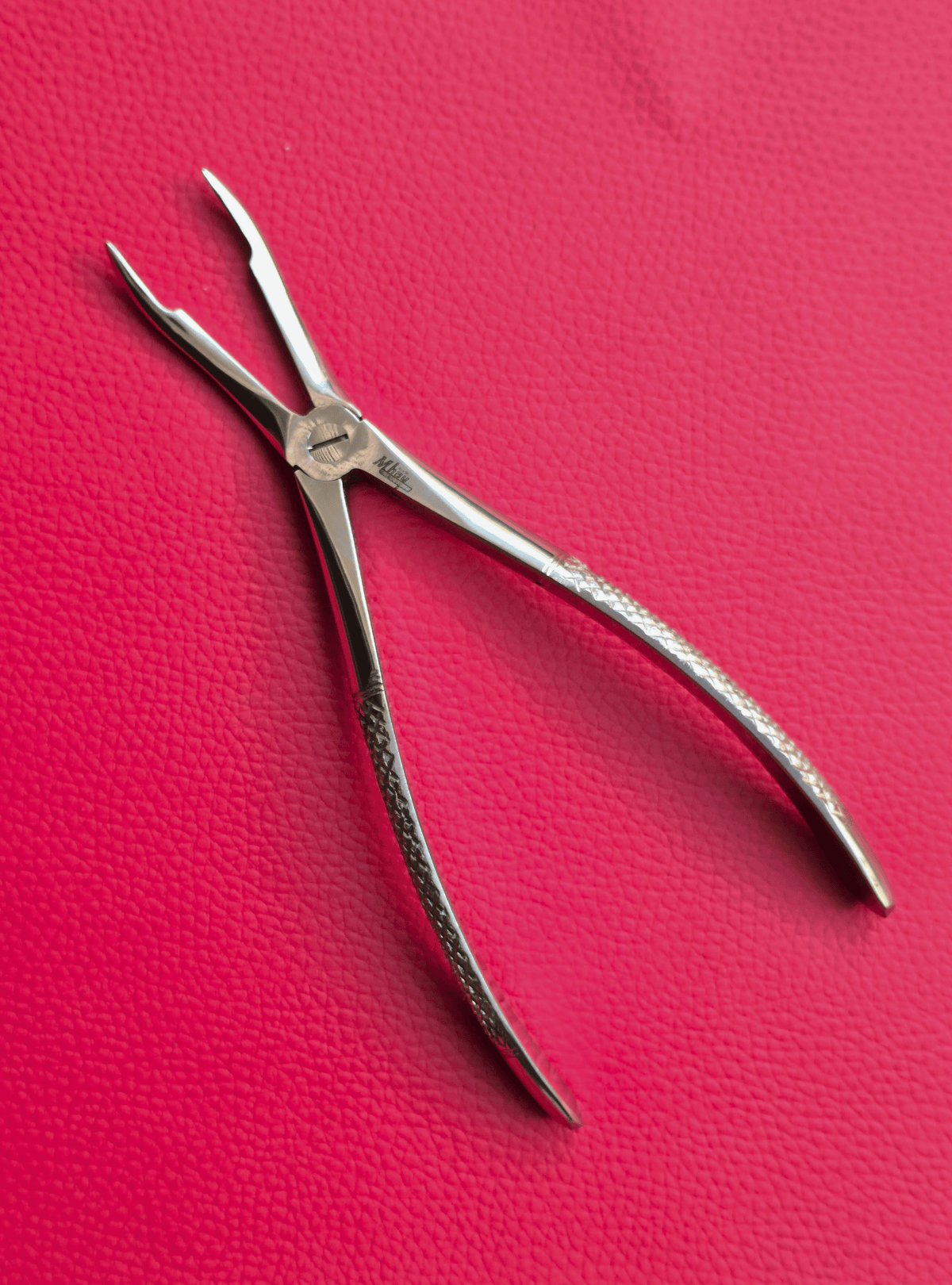 Narrow Jaw Extraction Forceps 7.5"