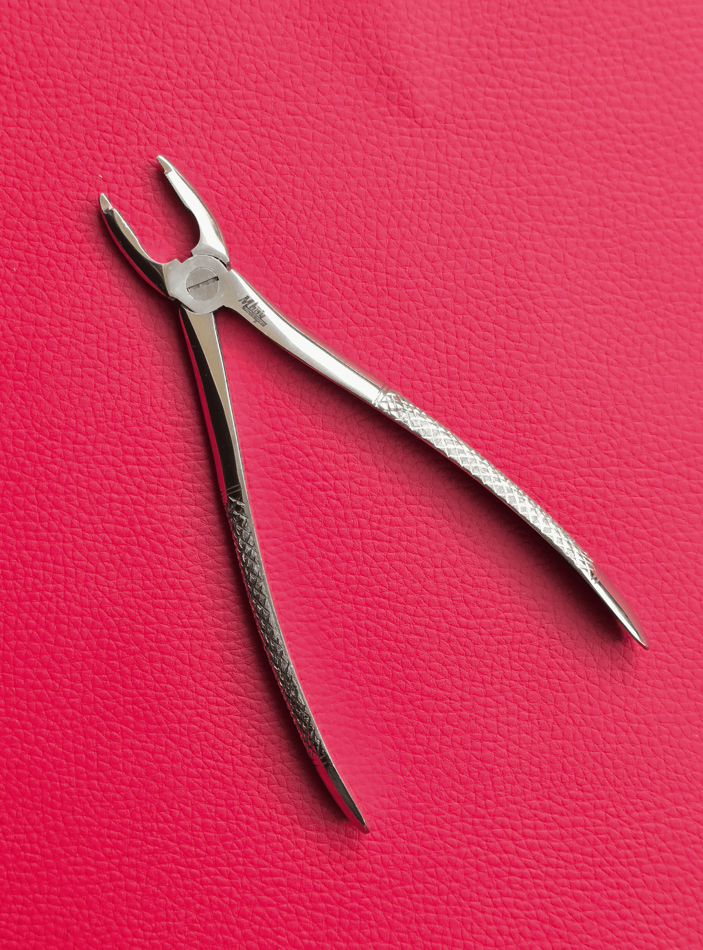 Curved Small Forceps 7″